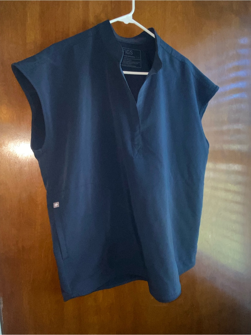 Figs Oversized Rafaela Women L Scrub Top in Dark Harbor